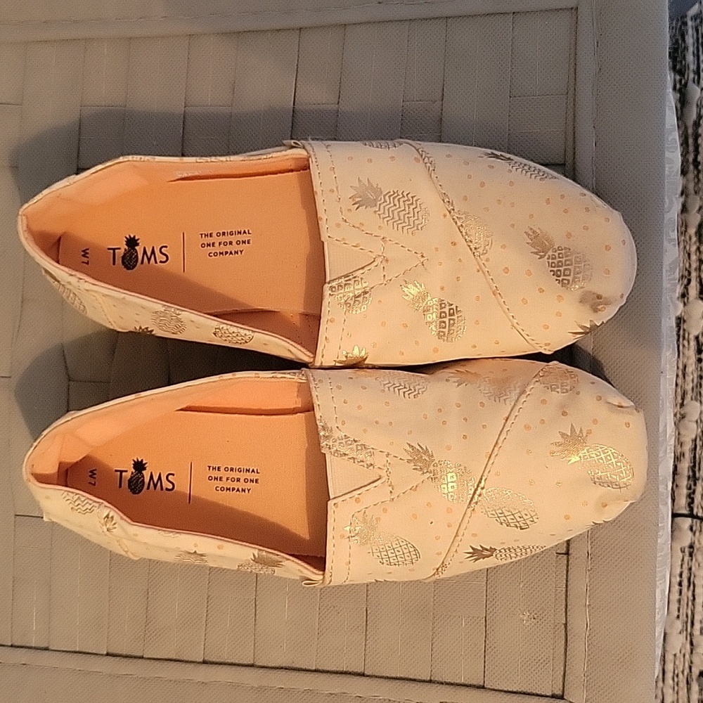 Tom pineapple shoes